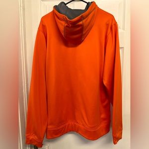 Men’s Under armour zip up hoodie.